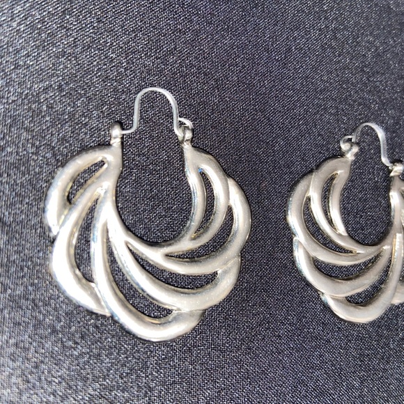 Vintage Silver dangle Earrings Hoops - Picture 2 of 4